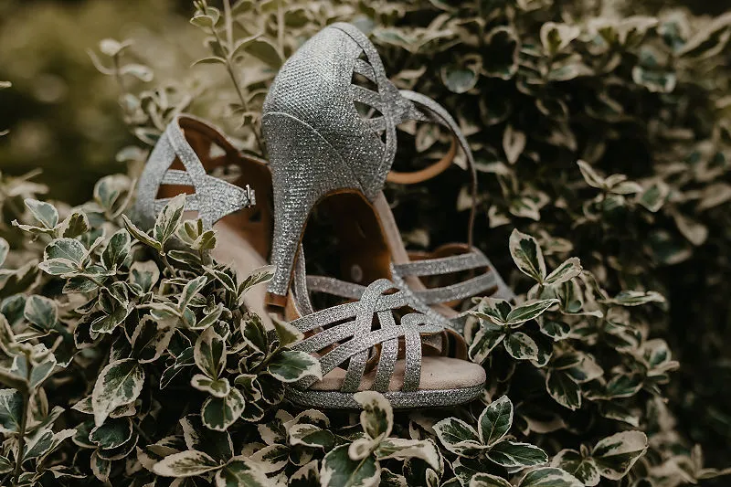 Przygotowania ślubne i ustalenia organizacyjne przed podpisaniem umowy z salą weselną