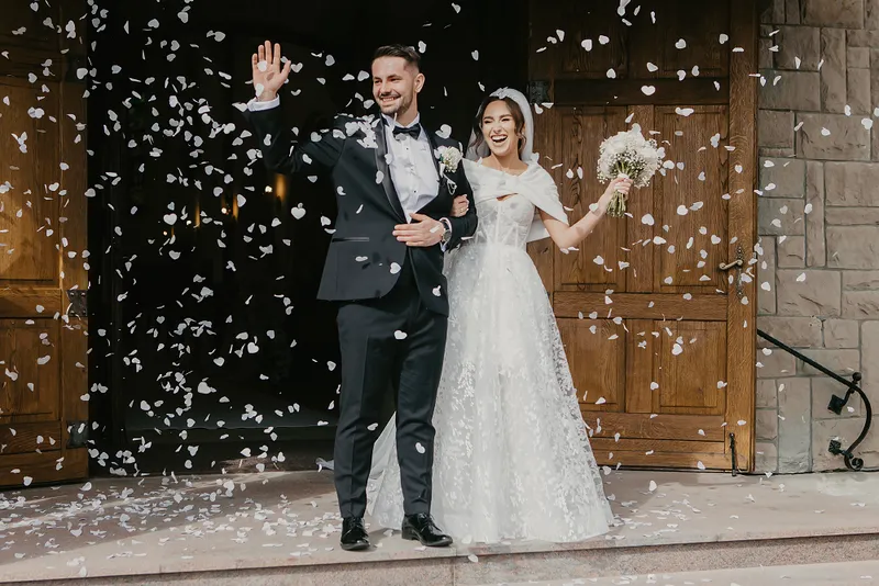 Para młoda podczas przyjęcia weselnego