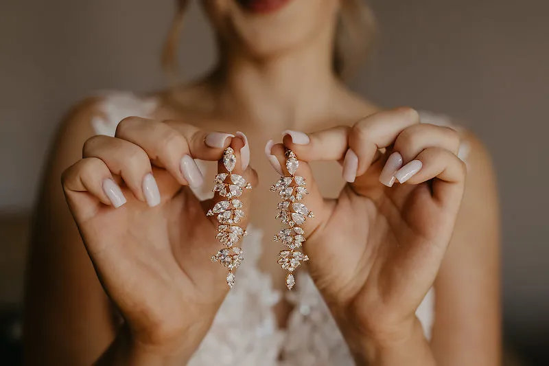 Dekoracje, styl i ważne decyzje ślubne budujące klimat wesela w kolejnych miesiącach przygotowań